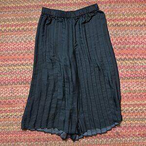 FEATHER BONE BY ANTHROPOLOGIE BLACK PLEATED PALAZZO CROP PANTS